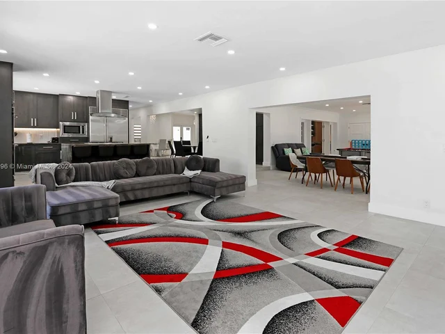 930 Jefferson St, Hollywood FL 33019