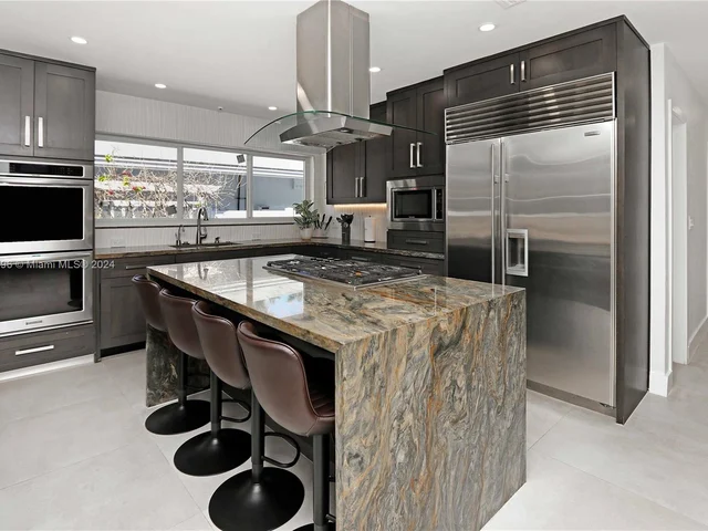 930 Jefferson St, Hollywood FL 33019