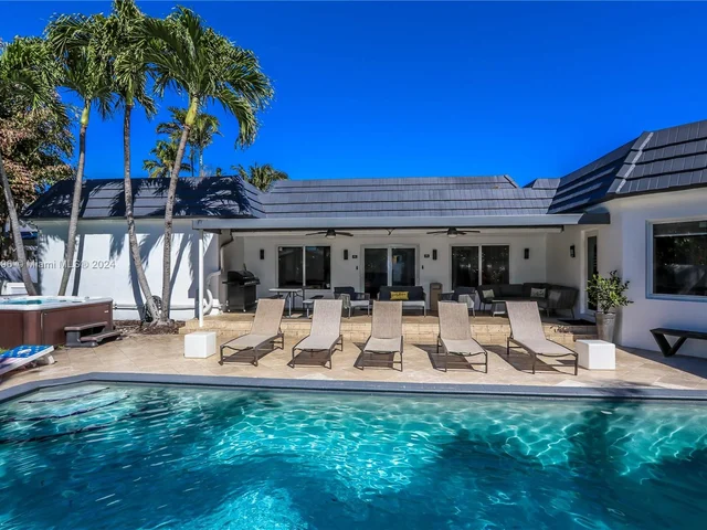 930 Jefferson St, Hollywood FL 33019