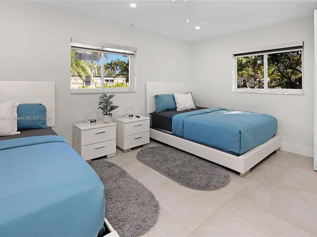 930 Jefferson St, Hollywood FL 33019