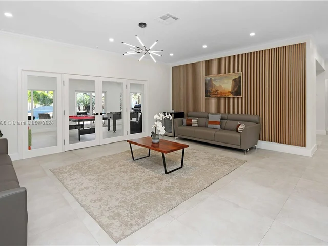 930 Jefferson St, Hollywood FL 33019