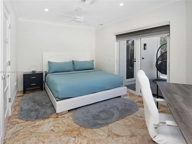 930 Jefferson St, Hollywood FL 33019