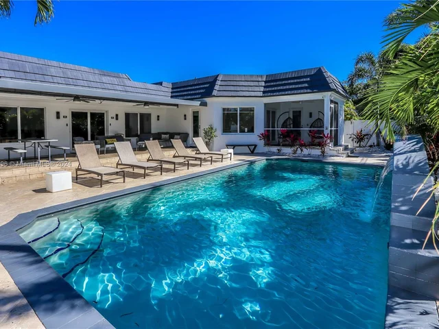 930 Jefferson St, Hollywood FL 33019