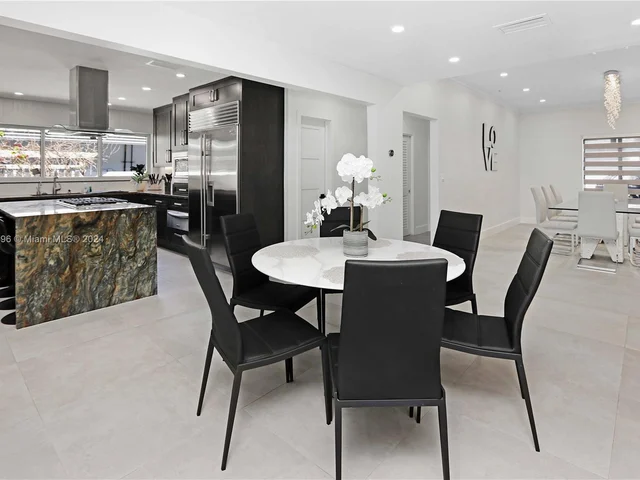 930 Jefferson St, Hollywood FL 33019