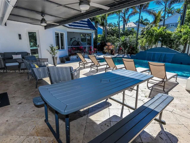 930 Jefferson St, Hollywood FL 33019