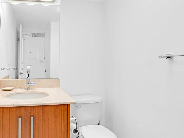 10275 Collins Ave # 1129, Bal Harbour FL 33154