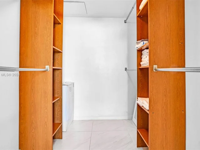 10275 Collins Ave # 1129, Bal Harbour FL 33154