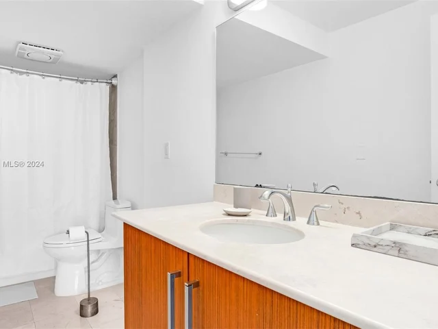 10275 Collins Ave # 1129, Bal Harbour FL 33154