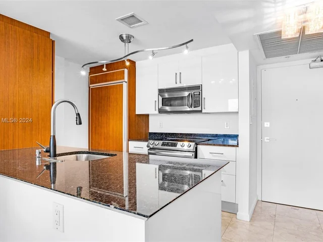 10275 Collins Ave # 1129, Bal Harbour FL 33154