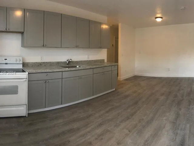 2395 NW 95th St, Miami FL 33147