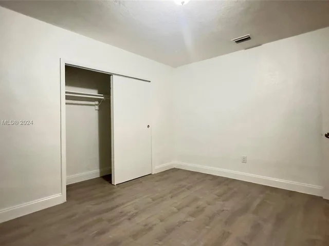 2395 NW 95th St, Miami FL 33147