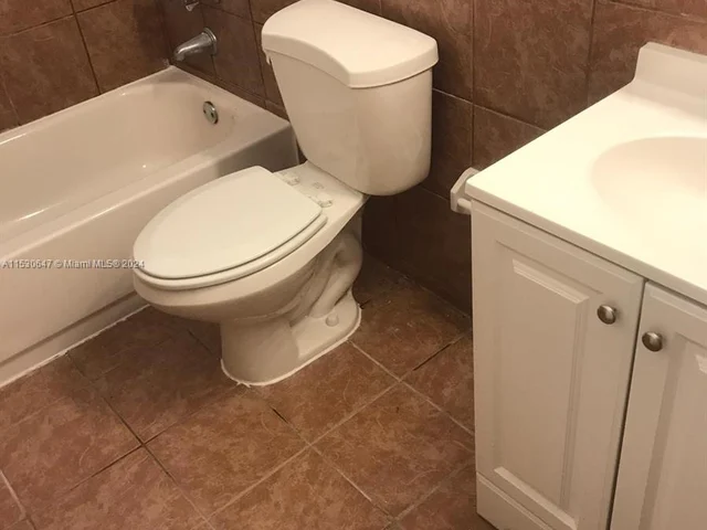 2395 NW 95th St, Miami FL 33147