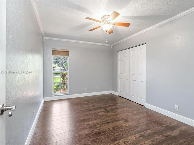 10100 Ramblewood Dr, Coral Springs FL 33071