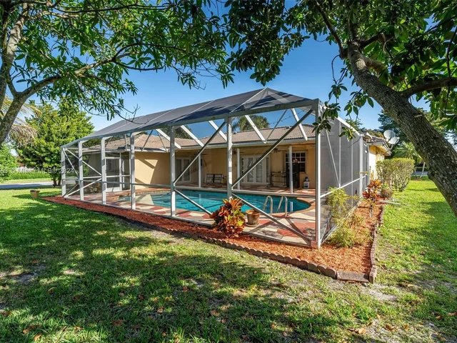 10100 Ramblewood Dr, Coral Springs FL 33071