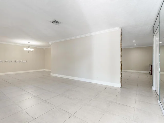 10100 Ramblewood Dr, Coral Springs FL 33071