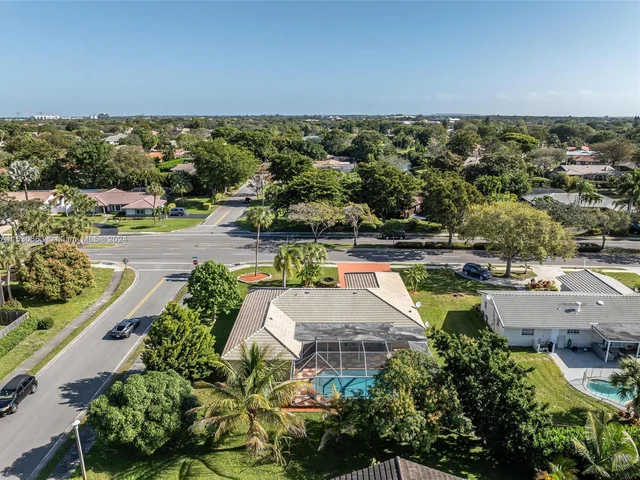 10100 Ramblewood Dr, Coral Springs FL 33071