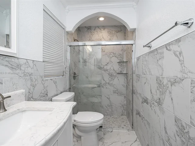 10100 Ramblewood Dr, Coral Springs FL 33071