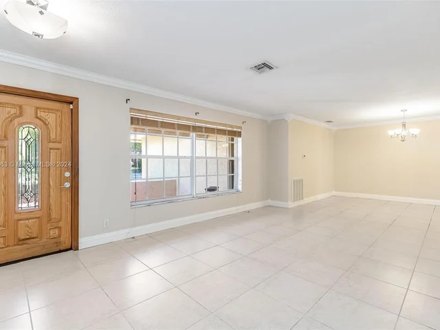 10100 Ramblewood Dr, Coral Springs FL 33071