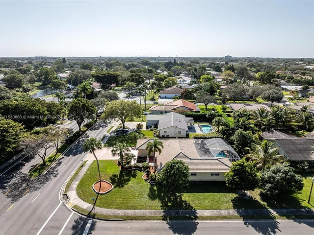 10100 Ramblewood Dr, Coral Springs FL 33071