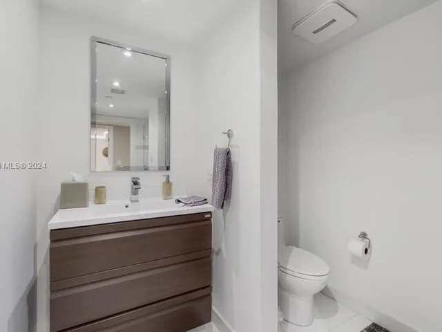 19667 Turnberry Way # 20F, Aventura FL 33180