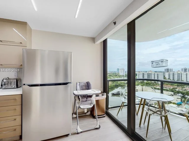 19667 Turnberry Way # 20F, Aventura FL 33180