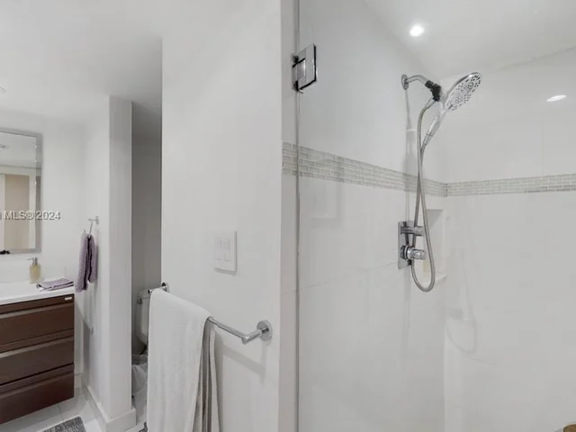 19667 Turnberry Way # 20F, Aventura FL 33180