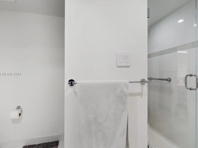 19667 Turnberry Way # 20F, Aventura FL 33180