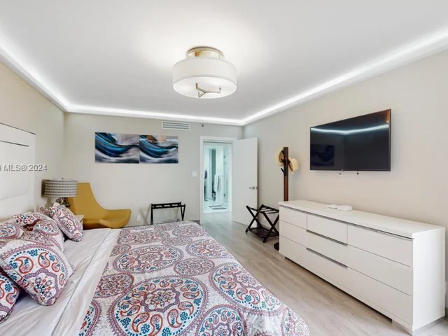 19667 Turnberry Way # 20F, Aventura FL 33180