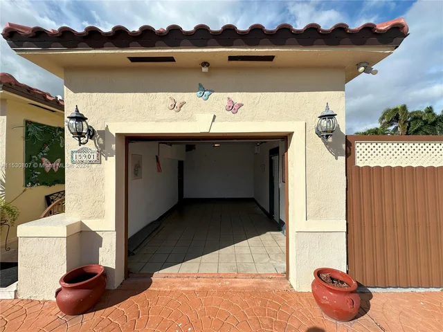 15901 SW 54th Ter, Miami FL 33185