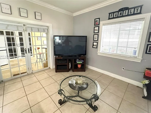 15901 SW 54th Ter, Miami FL 33185