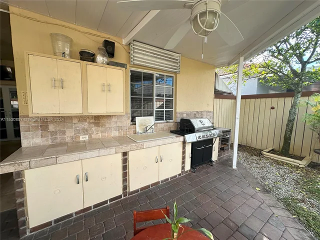 15901 SW 54th Ter, Miami FL 33185