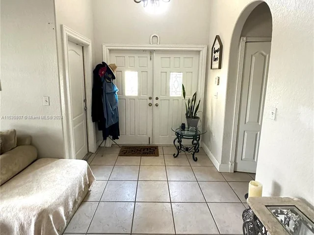 15901 SW 54th Ter, Miami FL 33185