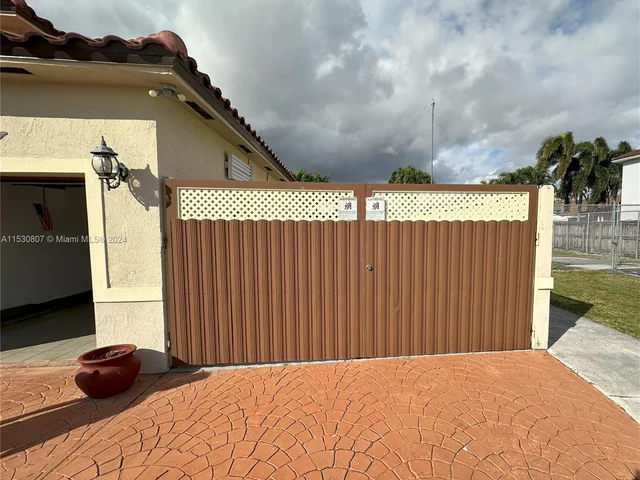 15901 SW 54th Ter, Miami FL 33185