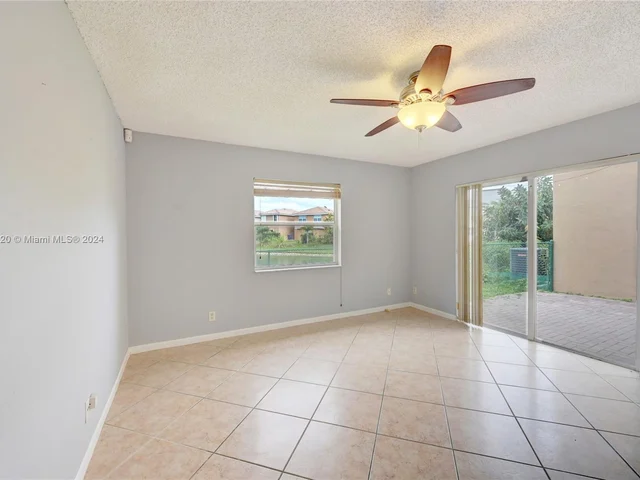 6785 NW 38th Dr, Lauderhill FL 33319