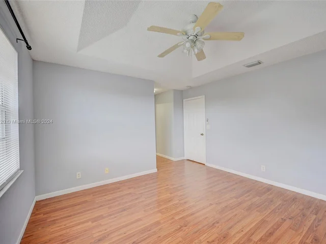 6785 NW 38th Dr, Lauderhill FL 33319