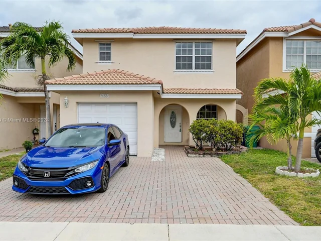 6785 NW 38th Dr, Lauderhill FL 33319
