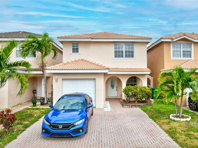 6785 NW 38th Dr, Lauderhill FL 33319