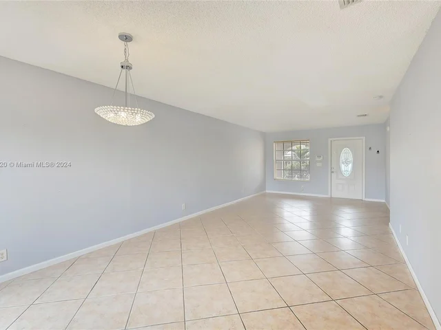 6785 NW 38th Dr, Lauderhill FL 33319