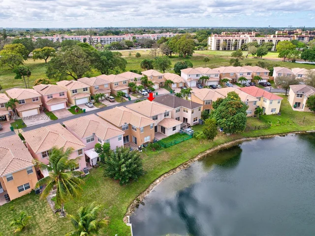 6785 NW 38th Dr, Lauderhill FL 33319