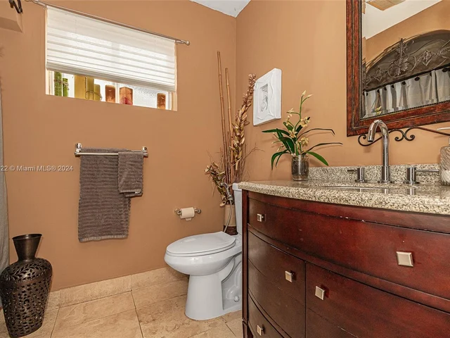 8451 NW 11th Ct, Pembroke Pines FL 33024