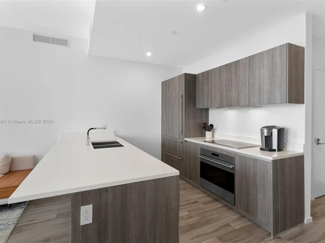 801 S Miami Ave # 4904, Miami FL 33130