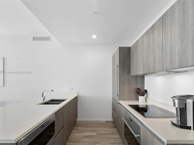 801 S Miami Ave # 4904, Miami FL 33130