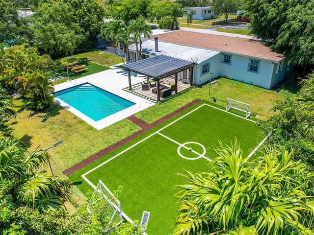 7800 SW 96th St, Miami FL 33156