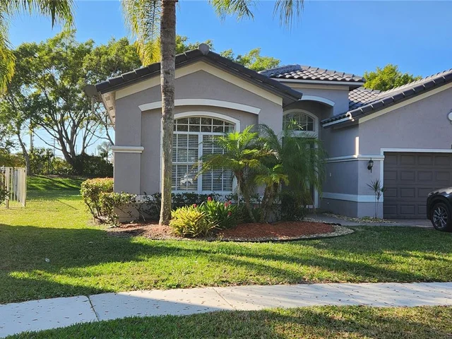 19100 Seneca Ave, Weston FL 33332