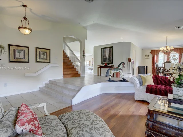 6578 NW 113th Pl, Doral FL 33178