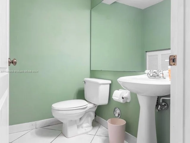 12625 SW 91st St # 203, Miami FL 33186