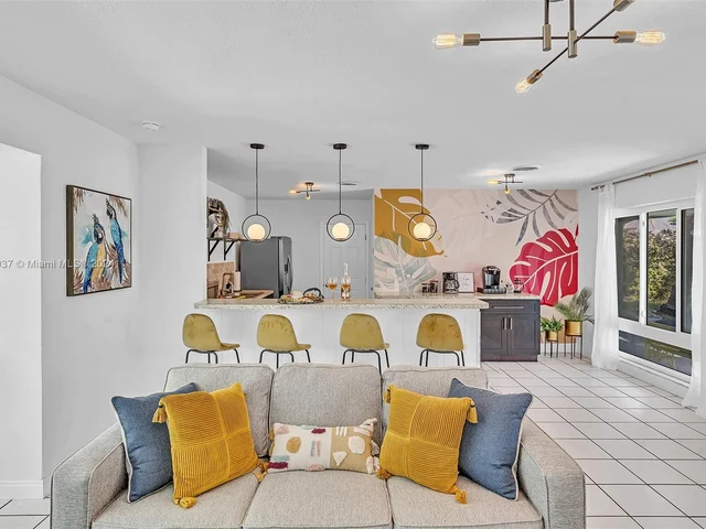 4011 NE 18th Ter, Pompano Beach FL 33064