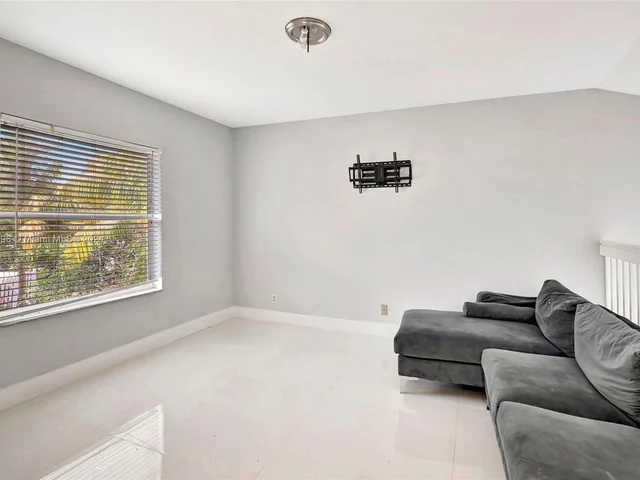 3561 NW 109th Ter, Sunrise FL 33351