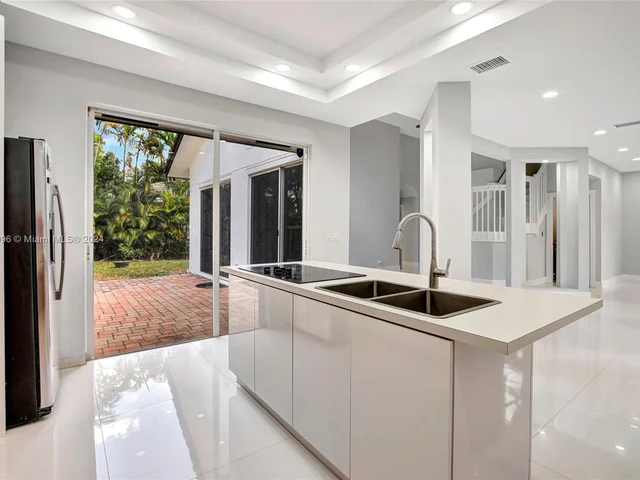 3561 NW 109th Ter, Sunrise FL 33351