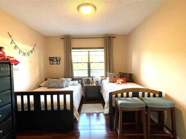 1301 NE 7th St # 112, Hallandale Beach FL 33009